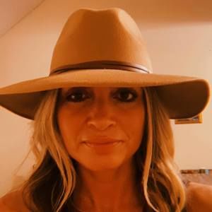 Meet your Posher, Jenee